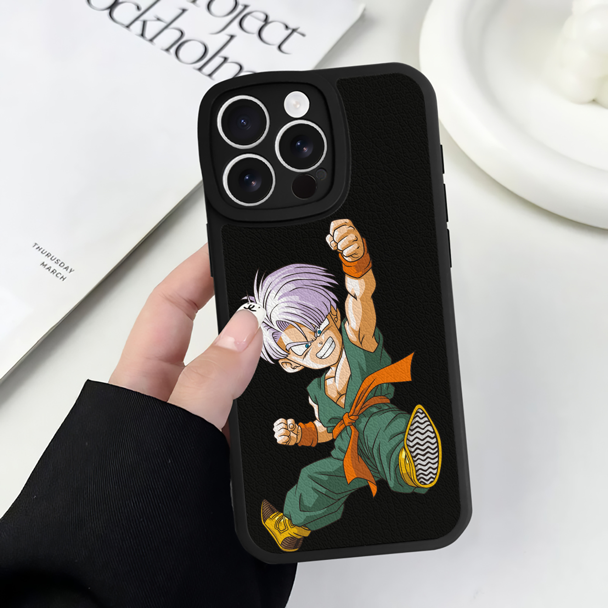 （画像用） ドラゴンボール トランクス（Torankusu）DRAGON BALL Trunks 【iPhone 16シリーズ対応】シリコンスマホケース（レザー調） 材質：シリコン